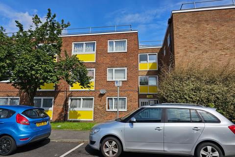 1 bedroom flat for sale, Cape Close, Barking, IG11