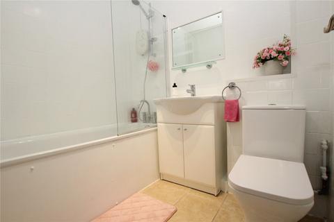 18 Wallace Close, London, SE28 8NL