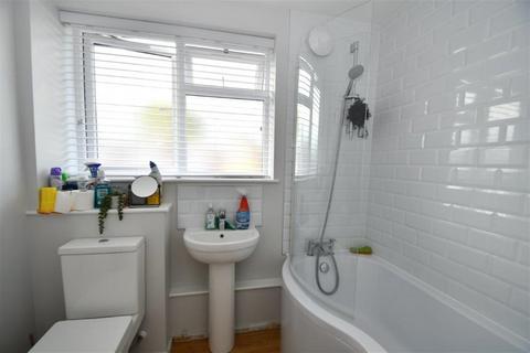 3 bedroom terraced house to rent, Farnborough GU14