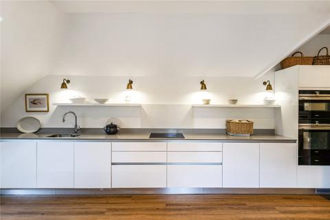Flat 7, The Croft Buckland Road, Reigate, RH2 9JP