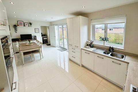 19 Pinfold Drive, Prestwich, Manchester, M25 3EQ