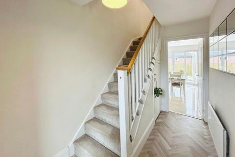 19 Pinfold Drive, Prestwich, Manchester, M25 3EQ