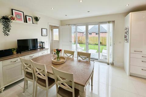 19 Pinfold Drive, Prestwich, Manchester, M25 3EQ