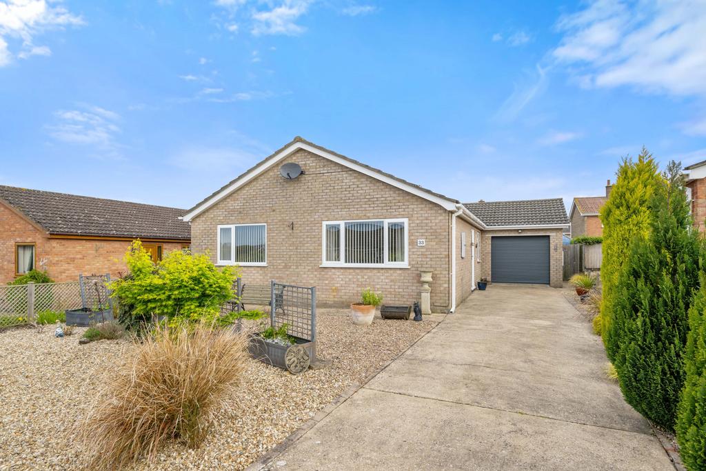 Thornton Crescent, Horncastle, LN9 3 bed detached bungalow for sale £