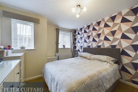 2 bedroom ground floor flat for sale, Greenwood Avenue, Enfield EN3