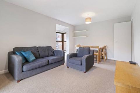 2 bedroom flat to rent, South End green NW3
