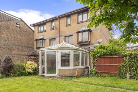 32 Transom Square, London, E14 3AQ
