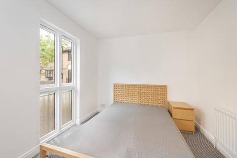32 Transom Square, London, E14 3AQ