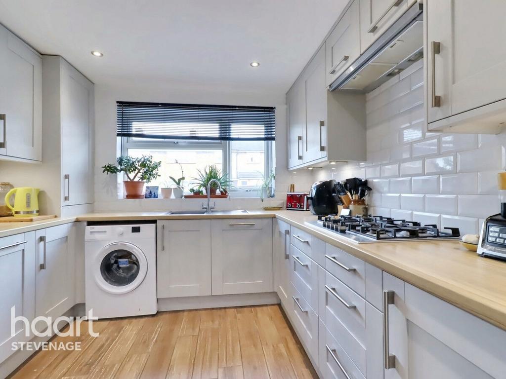 Barnwell, Stevenage 2 bed terraced house for sale £290,000