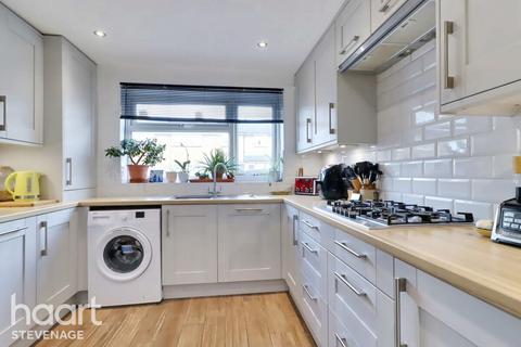 32 Barnwell, Stevenage, SG2 9SJ