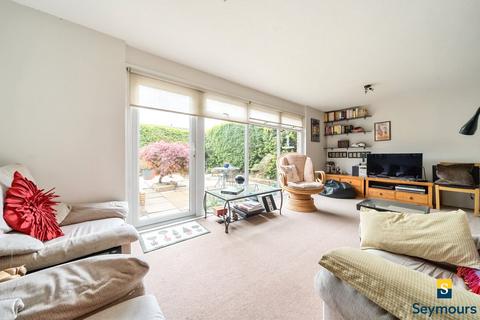 5 Spring Court, Guildford, GU2 9QW