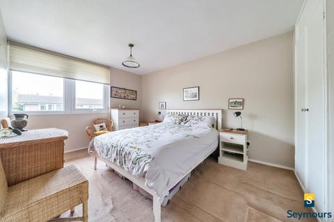 5 Spring Court, Guildford, GU2 9QW