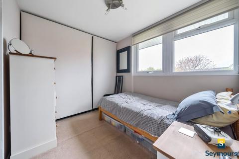5 Spring Court, Guildford, GU2 9QW