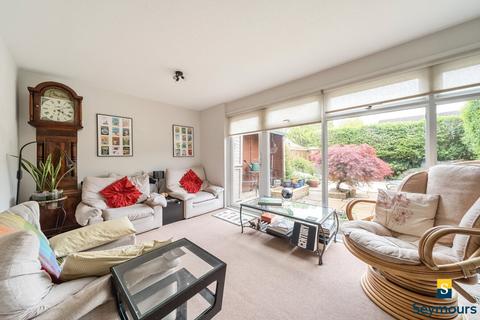 5 Spring Court, Guildford, GU2 9QW