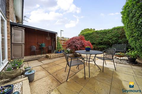 5 Spring Court, Guildford, GU2 9QW