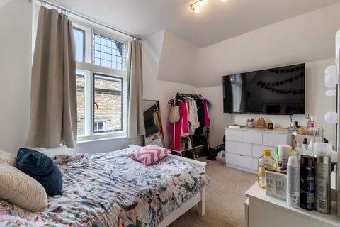 2 bedroom apartment to rent, Cricklade Street, Cirencester, GL7