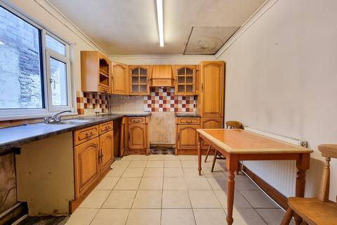 2 bedroom terraced house for sale, Pentreguinea Road, St. Thomas, Swansea, City And County of Swansea.