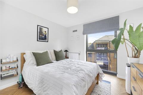 2 bedroom apartment to rent, Ben Johnson Road, E1