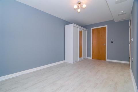 2 bedroom apartment for sale, Carisbrooke Road, Far Headingley