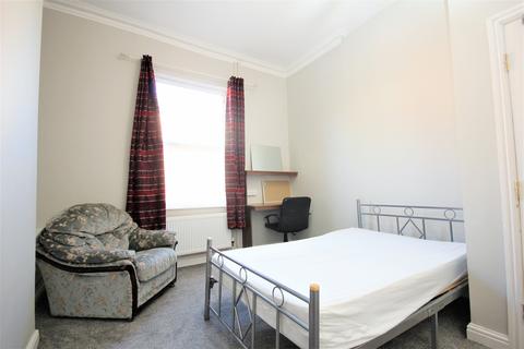 4 bedroom terraced house to rent, Trafford Street, Preston PR1