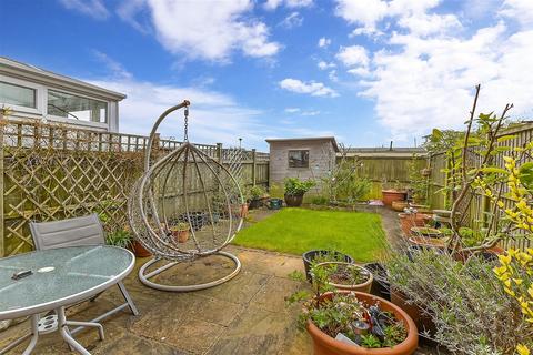 2 bedroom end of terrace house for sale, Peregrine Close, Hythe, Kent