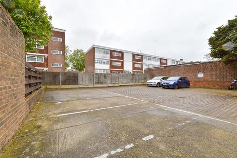 Studio for sale, Manor Road, Wallington, Surrey