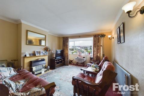 2 bedroom bungalow for sale, Corsair Close, Staines-upon-Thames, Surrey, TW19