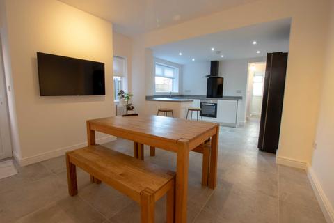 3 bedroom semi-detached house to rent, Bridge Street, Nottingham, NG10
