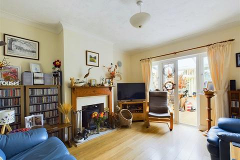 3 bedroom semi-detached house for sale, Broomfield Avenue, Worthing BN14 7SE