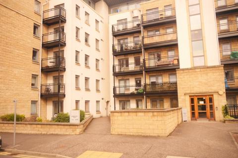 2 bedroom flat to rent, Robertson Gait , Edinburgh EH11