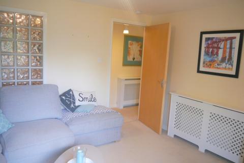 2 bedroom flat to rent, Robertson Gait , Edinburgh EH11