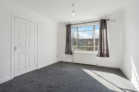 3 bedroom semi-detached house to rent, Southbrae Drive , Scotstoun, Glasgow, G13 1TT