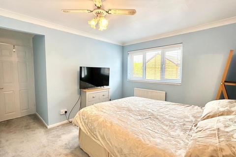 54 Fairways, Waltham Abbey, EN9 1SY