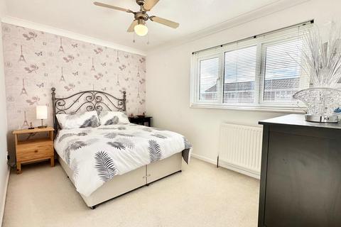 54 Fairways, Waltham Abbey, EN9 1SY