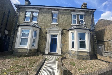 1 bedroom terraced house to rent, 177 High Street, Sheerness, Kent, ME12