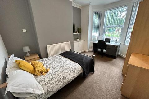 4 bedroom house share to rent, Cemetery Road, Salford,