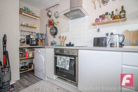 1 bedroom flat for sale, Ellesborough Close, Watford