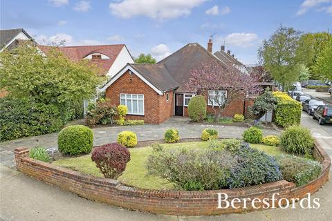48 Holden Way, Upminster, RM14 1BT