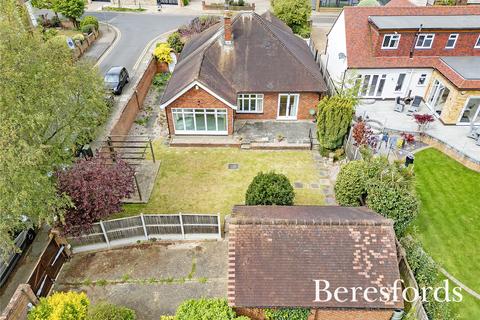 48 Holden Way, Upminster, RM14 1BT