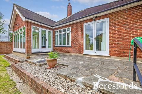 48 Holden Way, Upminster, RM14 1BT