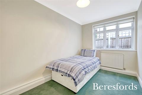 48 Holden Way, Upminster, RM14 1BT