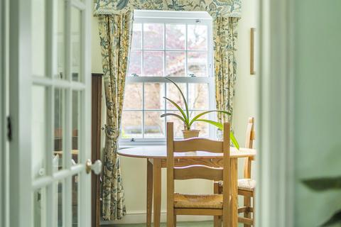 2 bedroom apartment for sale, Brockhurst Lodge, Shortheath Road, Farnham, Surrey, GU9