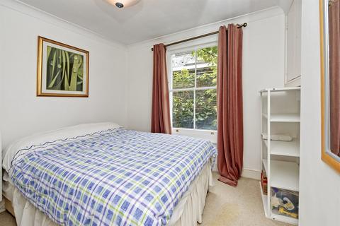 2 bedroom flat for sale, St Stephens Gardens, London, W2
