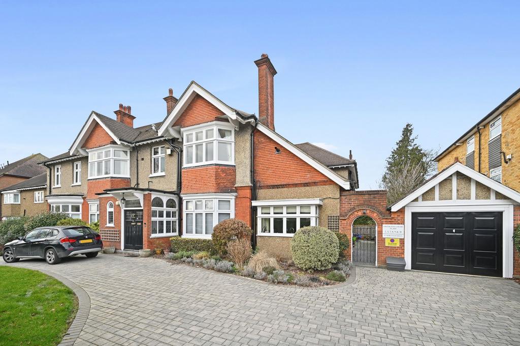 Worcester Road, Davington Court, SM2 1 bed apartment for sale £275,000