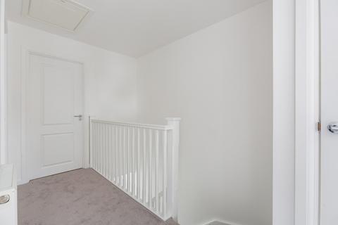 28 Havelock Drive, Greenhithe, DA9 9XU