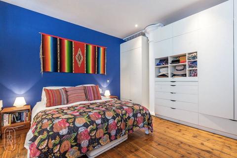 4 bedroom apartment to rent, Shepherdess Walk, London, N1