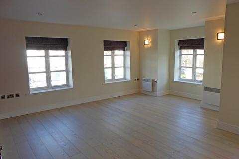 2 bedroom apartment to rent, Cross Street, Leamington Spa, Warwickshire, CV32