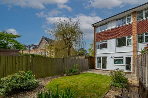 3 bedroom end of terrace house for sale, Yorke Gardens, Reigate, RH2