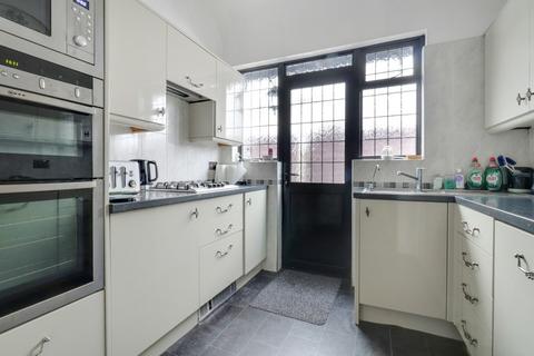10 Branscombe Gardens, Southend-on-sea, SS1 3PJ