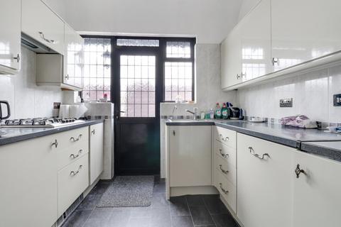 10 Branscombe Gardens, Southend-on-sea, SS1 3PJ